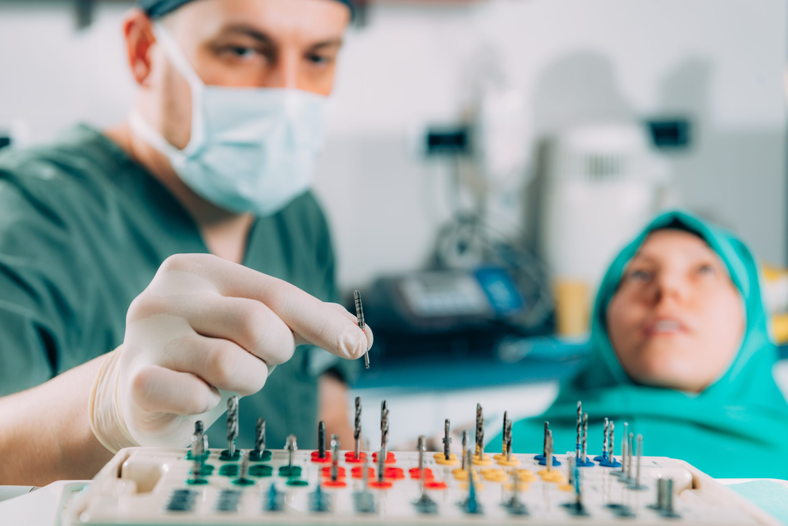 Diş implantı iyi bir hasta ve doktor ilişkisi gerektirir