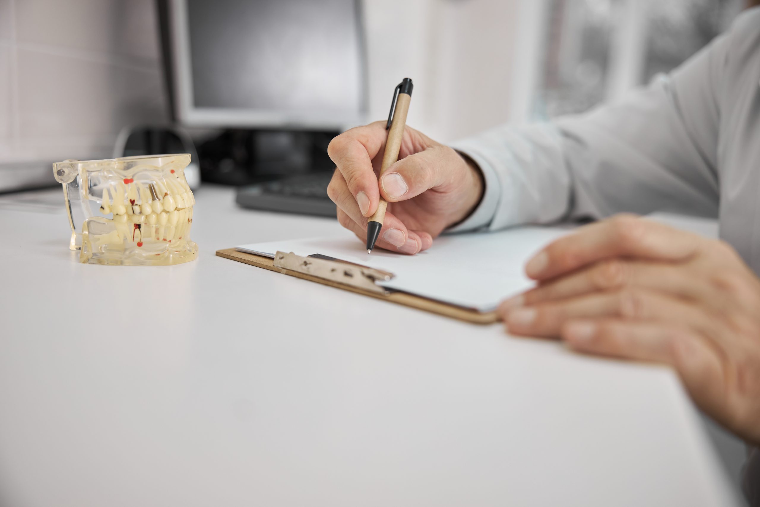 Costs and side costs of a dental implant