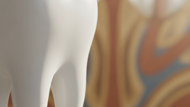Una representación fotorealista de un diente molar perfecto y brillante, con un suave desenfoque de fondo que sugiere arquitectura española, simbolizando la odontología moderna y las opciones avanzadas como implantes y puentes.